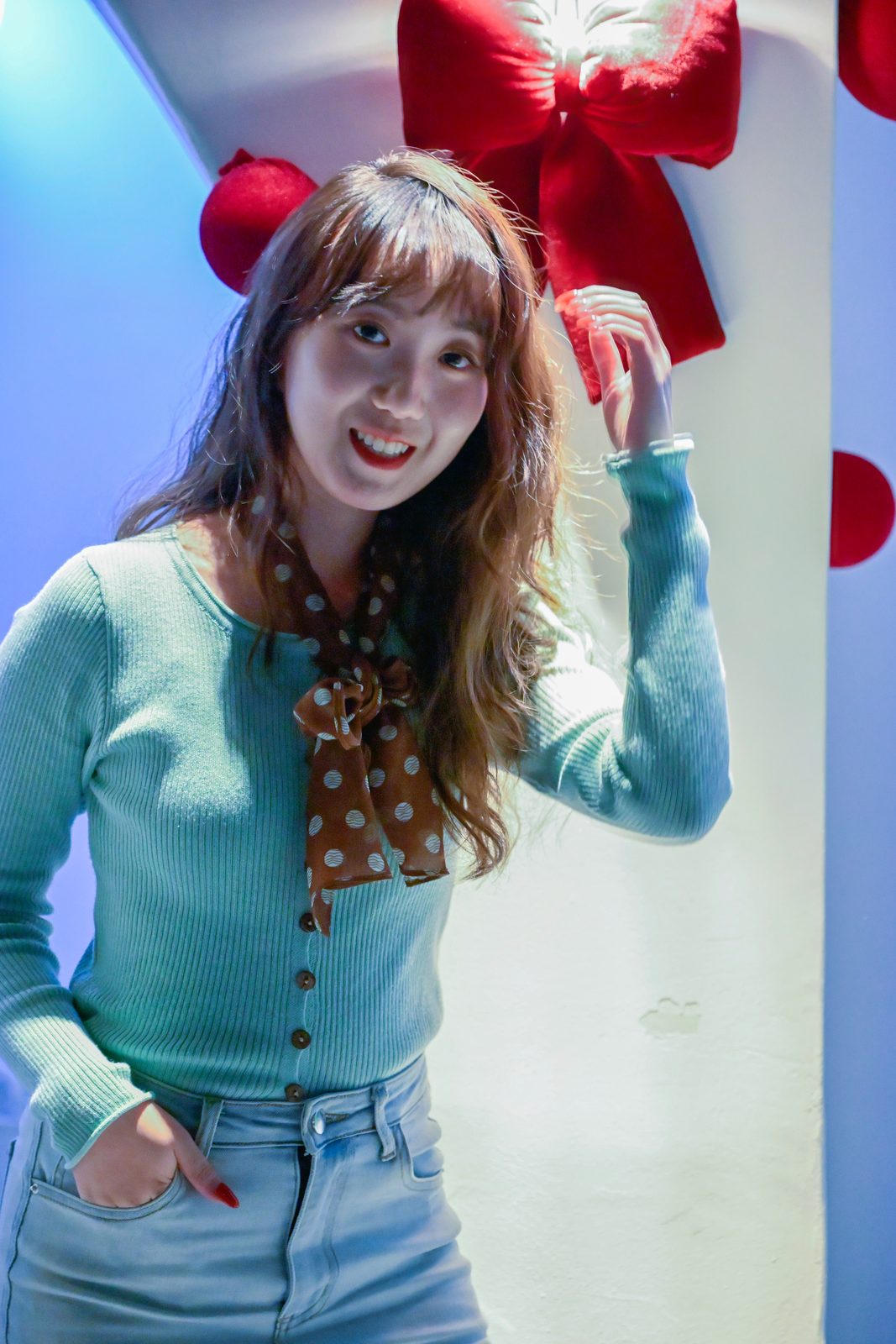 Nicole waving hello